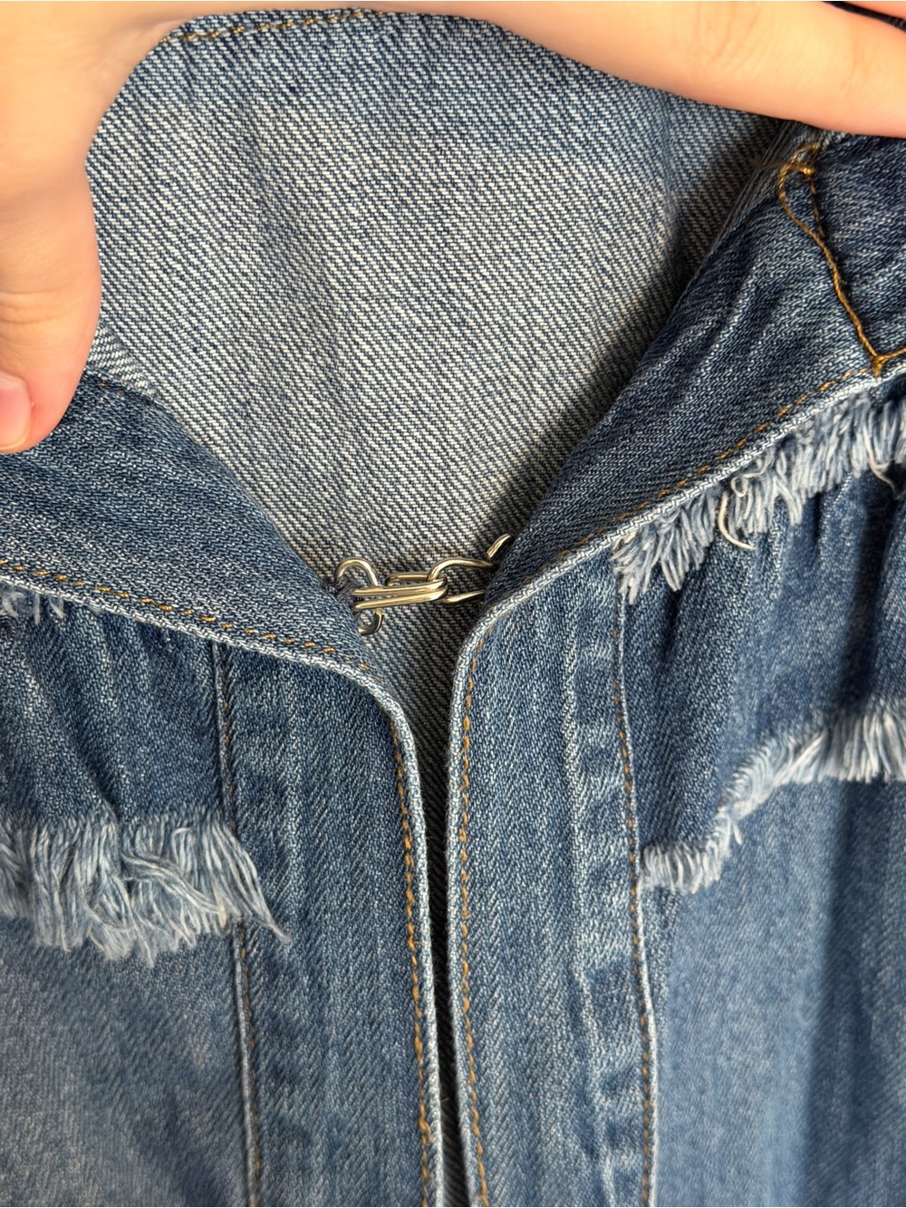 Kensie Jean Frayed Ruffle Denim Jacket Boho Western Layering Piece Size L - Picture 5 of 9